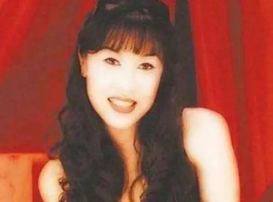 中國第1位變性人，1983年“男變女”手術(shù)成功，嫁給大32歲的富豪(圖7)