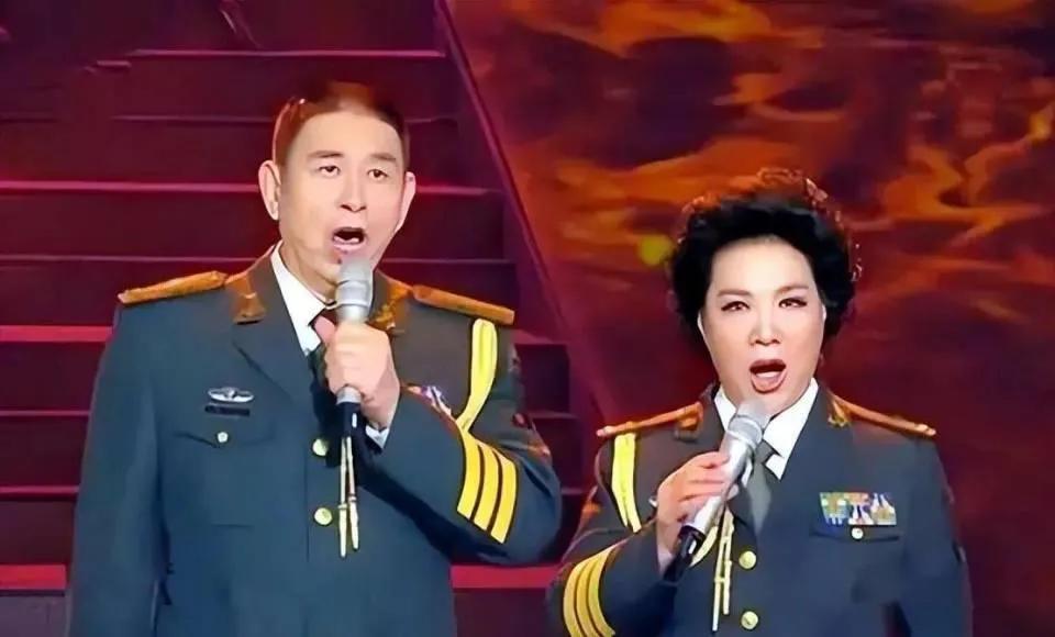 告別儀式合影曝光，李雙江白雪董文華神情嚴肅，黃宏笑容惹爭議(圖6)