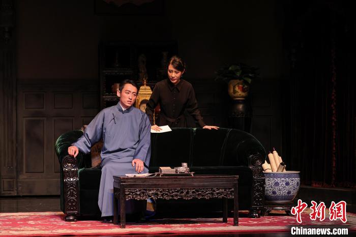 北師大版《雷雨》登上曹禺劇場(chǎng)舞臺(tái)(圖1)