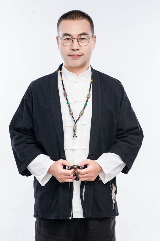 新時代易經(jīng)風水行業(yè)楷模、杰出先鋒人物---戴天龍