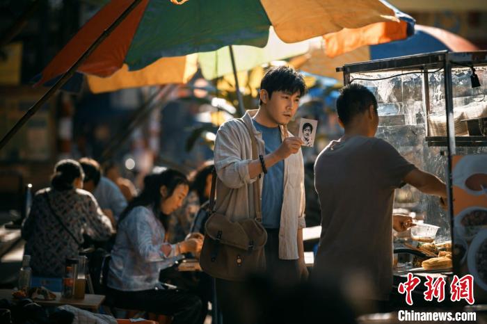 對話劇版《三大隊》創作團隊：拍出“案”中的暗與光