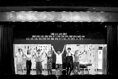 《繁花》引發(fā)“方言熱” 儂方言欸港得來伐?(圖3) 《繁花》引發(fā)“方言熱” 儂方言欸港得來伐?(圖3)
