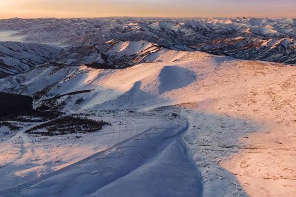 將軍山、可可托海、吉克普林滑雪場(chǎng)對(duì)阿勒泰地區(qū)居民實(shí)施免費(fèi)滑雪政策活動(dòng)詳情