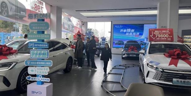 油車銷售跳槽賣新能源車月入3萬 新能源車銷售成金字塔尖的職業(圖1)