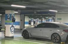 男子購置千萬豪宅 花百萬買車位卻不能安裝充電樁引發熱議