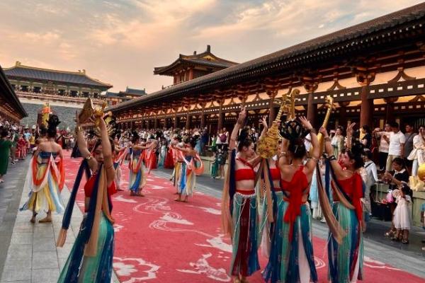襄陽(yáng)唐城影視基地門票優(yōu)惠政策2024