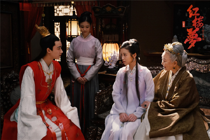 《紅樓夢(mèng)之金玉良緣》導(dǎo)演胡玫回應(yīng)電影片名爭(zhēng)議(圖2)