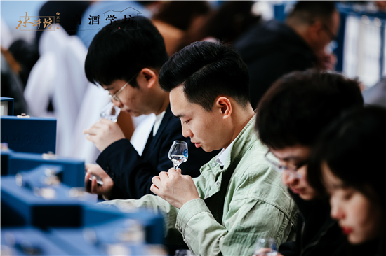 “白酒學坊?360行“周年慶特色版舉辦 水井坊持續推動白酒文化發展(圖8) 圖8.jpg