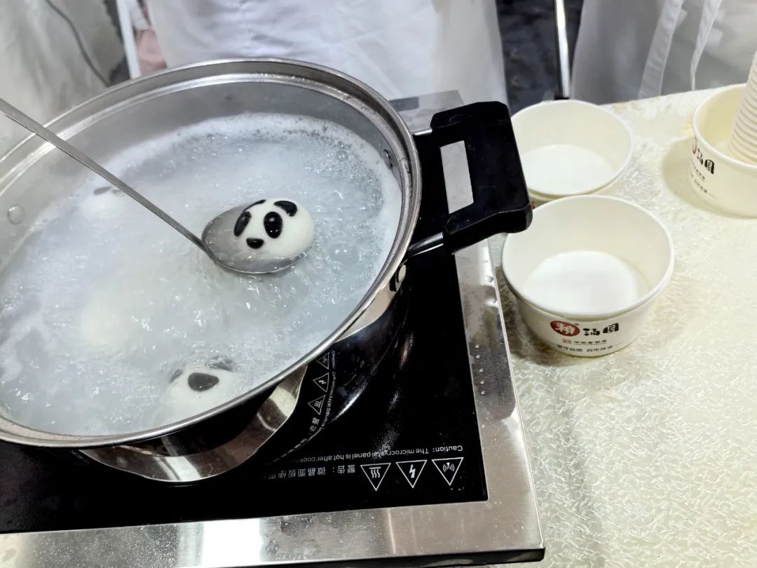 賴湯圓亮相良之隆展會，新品預制菜與爆漿糍粑系列引領新風尚(圖8)