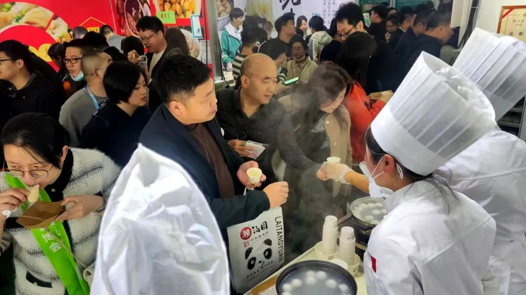賴湯圓亮相良之隆展會，新品預制菜與爆漿糍粑系列引領新風尚(圖2)