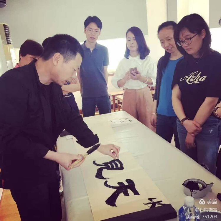 博采萬象貫古通今，筆神墨仙傳承千年——記中國抄經第一人，萬福圖騰創始人江南余良先生(圖32)