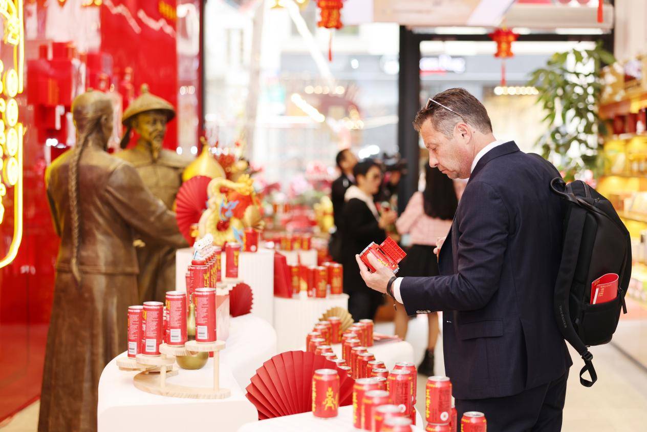 
			王老吉紐約第二家涼茶博物館開館，加快推進國際化布局
		(圖8)