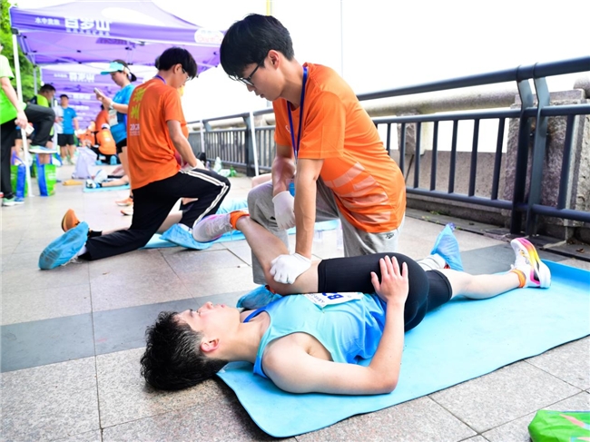 
			八千跑友共赴嶺東首邑！人民保險?2024潮州半程馬拉松賽精彩落幕
		(圖15)