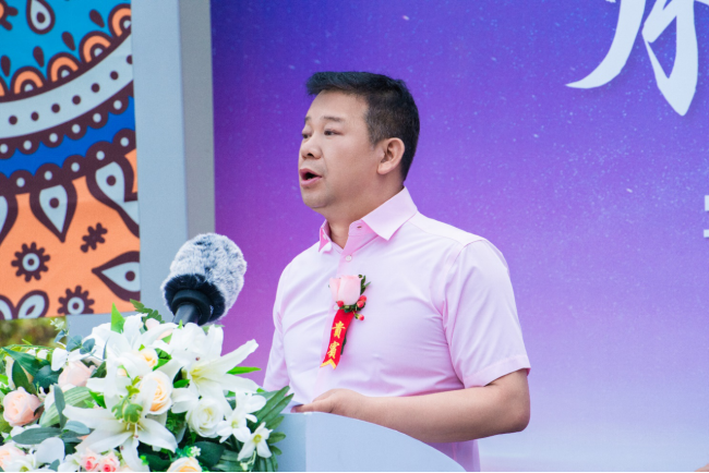 疆山如畫,駿馳天下!230輛宇通天駿V6大單批次交付新疆(圖3) 疆山如畫,駿馳天下!230輛宇通天駿V6大單批次交付新疆