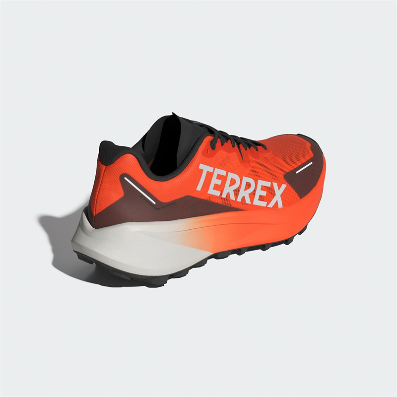 adidas TERREX發(fā)布新款越野競訓跑鞋 Agravic 3 大速恒星,競賽野訓,游刃有余(圖2) adidas TERREX發(fā)布新款越野競訓跑鞋 Agravic 3 大速恒星,競賽野訓,游刃有余