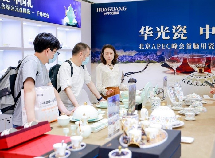 精致餐具營造生活美學(xué)，上海尚品家居展禮贊餐廚藝術(shù)之美