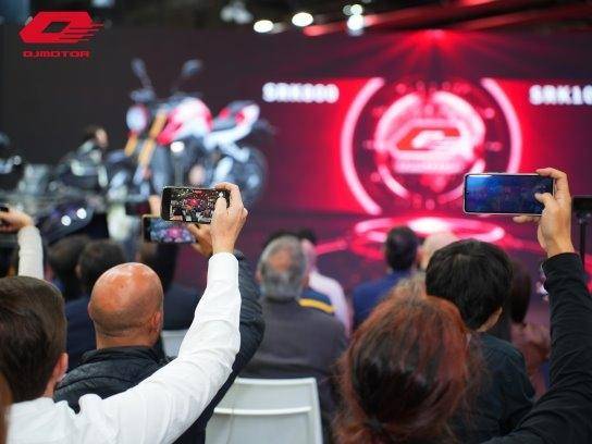 QJMOTOR米蘭展大放異彩，賽1000&追1000，炸街新霸主來襲！(圖1)