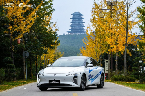 連摘雙冠！星海S7耀動(dòng)2024純電動(dòng)汽車性能挑戰(zhàn)賽！