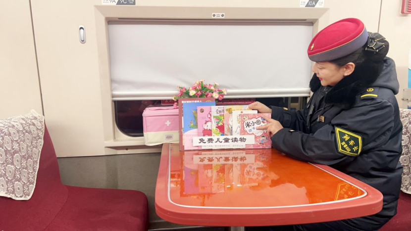 春運列車上的溫馨一幕：G2238次列車的暖人故事