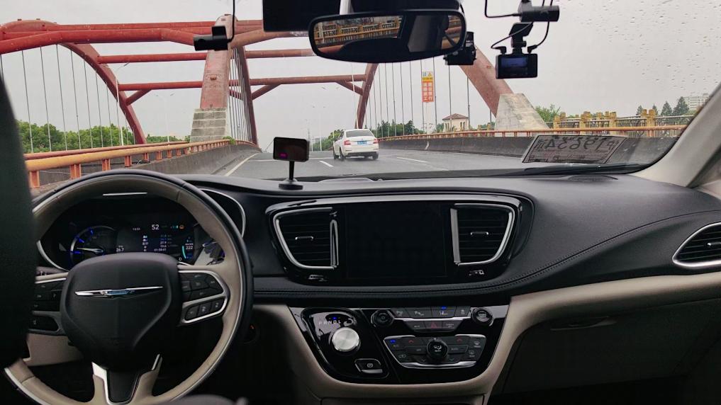 無駕駛人智能網聯汽車在上海“上路”