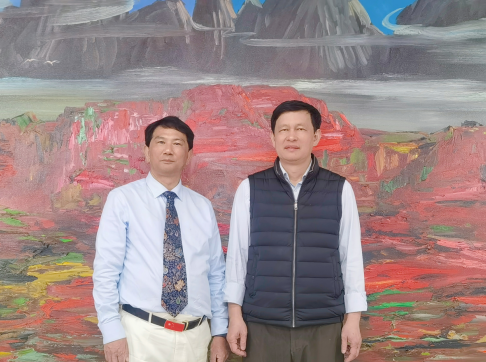 聯(lián)合國(guó)特別大使王鳳麟訪問(wèn)云南大學(xué)昌新國(guó)際藝術(shù)學(xué)院，盛贊周昌新先生作品！