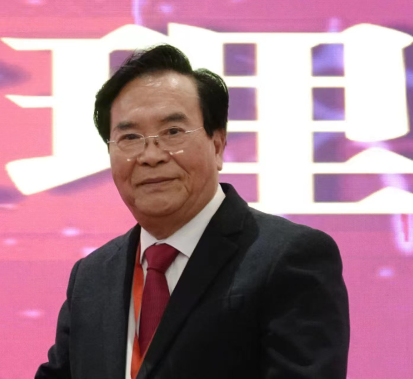 著名綜藝晚會(huì)導(dǎo)演，資深戲劇史專家 薛年勤